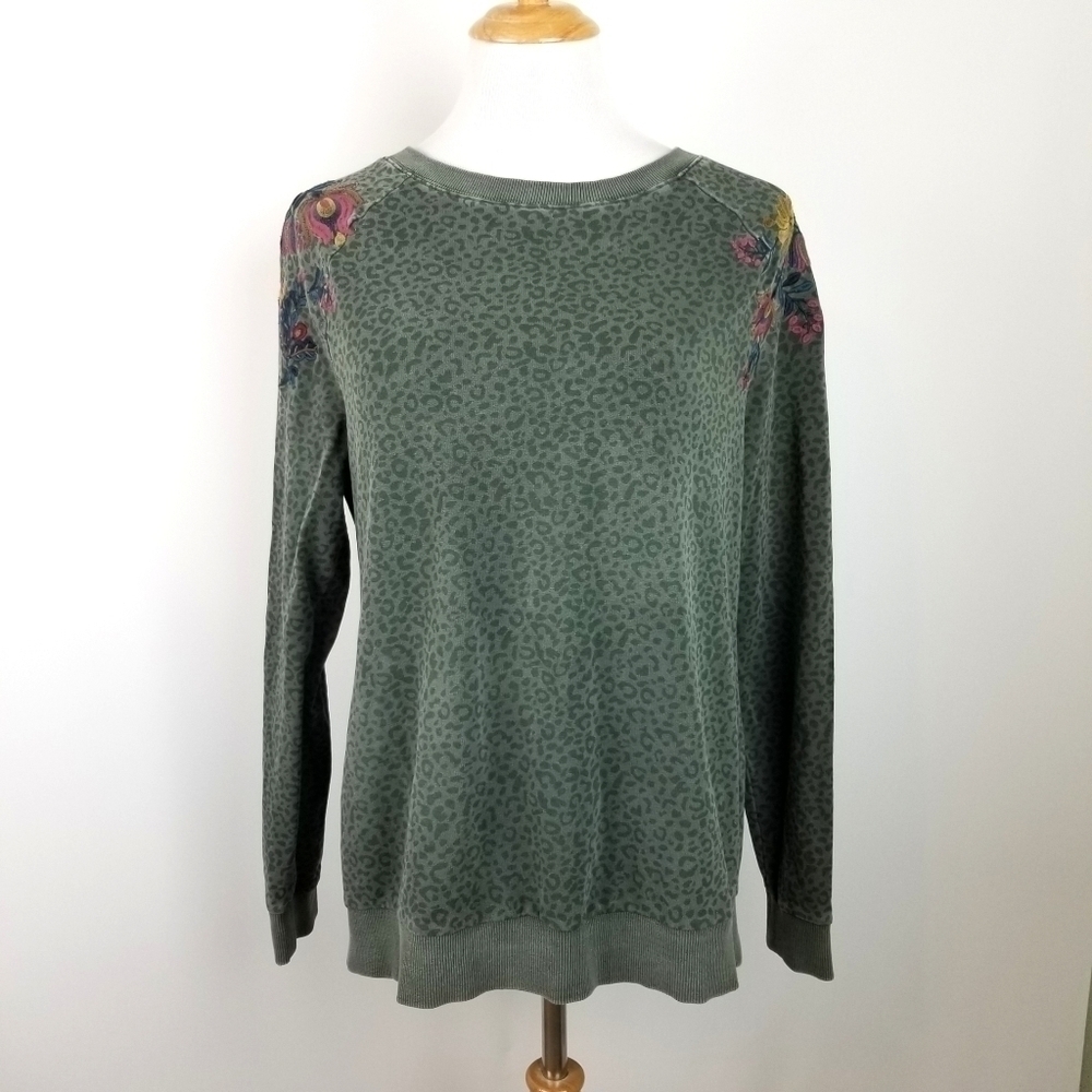 Standard Grace sweatshirt, sz M
